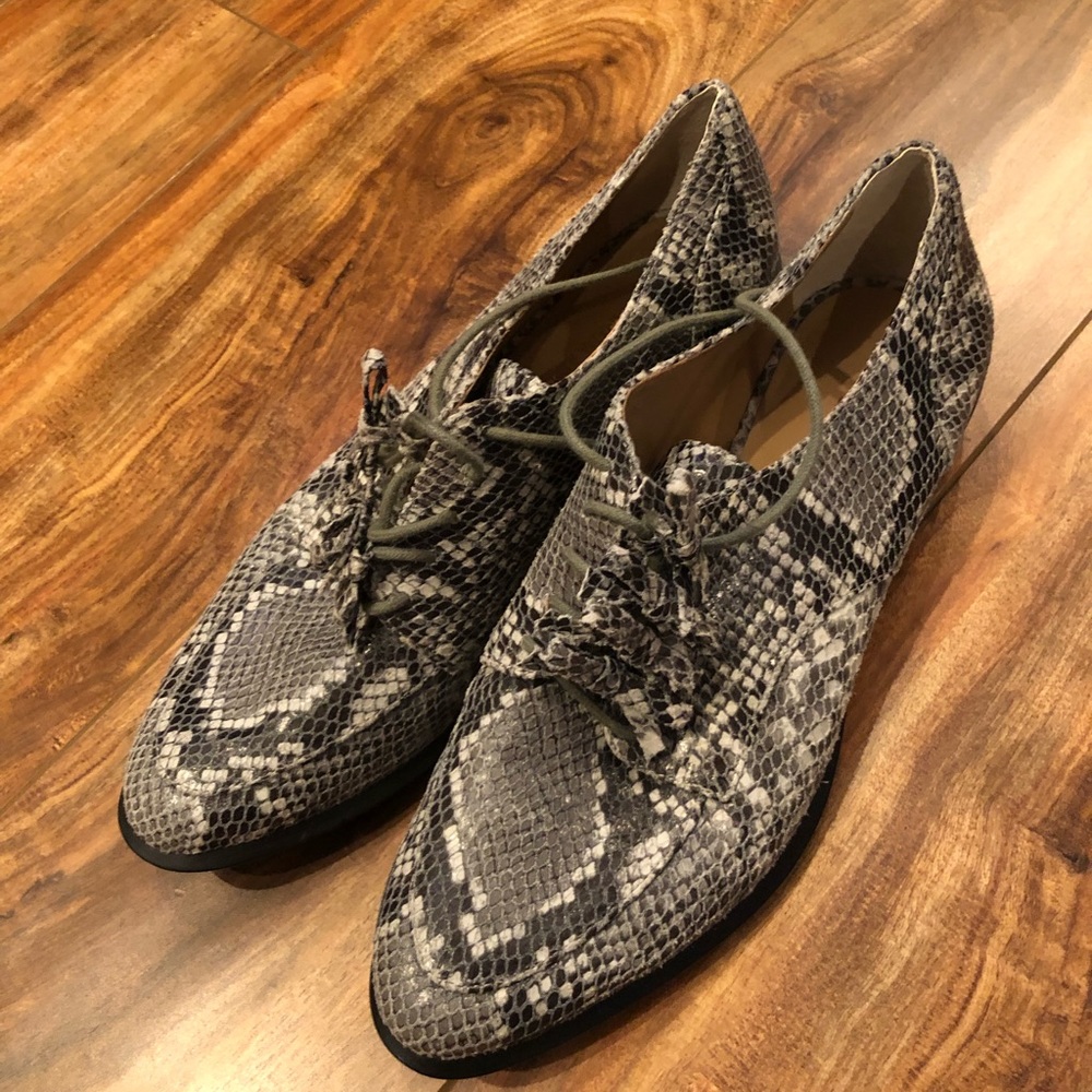 Banana Republic Python Print Leather Loafers Sz 8 - image 6